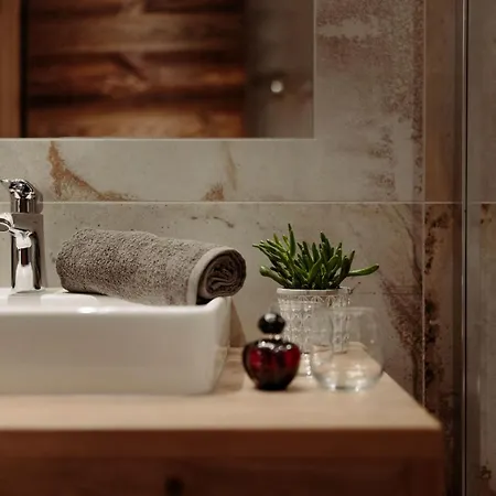 Alpin G'ret Apartament *